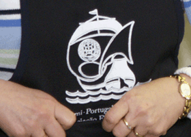 T�ss� logon negatiivi, esiliinamalli keitti�k�ytt��n